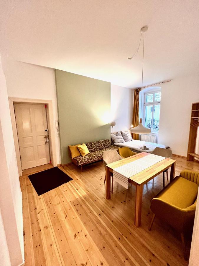 Gemuetliche 2-Zimmer-Wohnung Zentral Friedrichshain Berlino Esterno foto