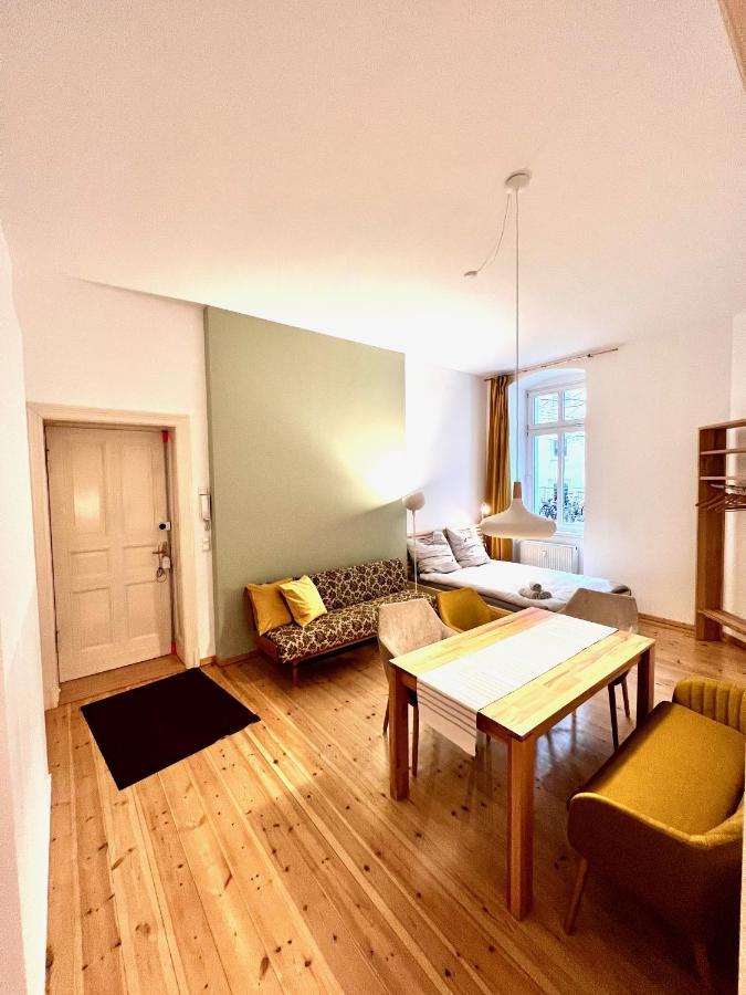 Gemuetliche 2-Zimmer-Wohnung Zentral Friedrichshain Berlino Esterno foto