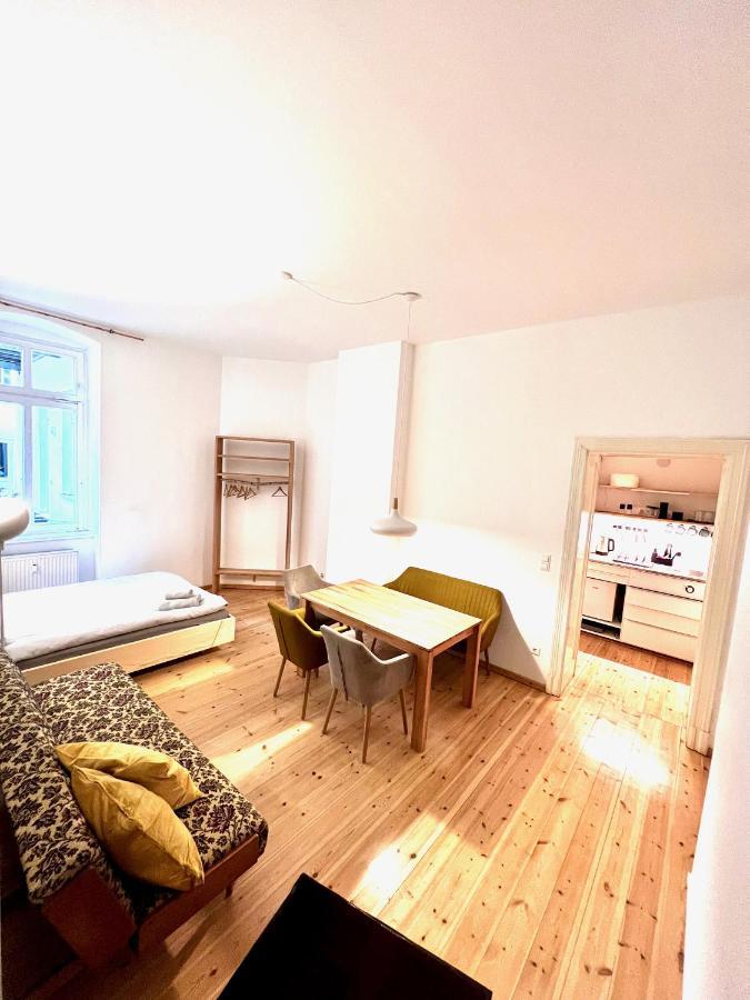 Gemuetliche 2-Zimmer-Wohnung Zentral Friedrichshain Berlino Esterno foto